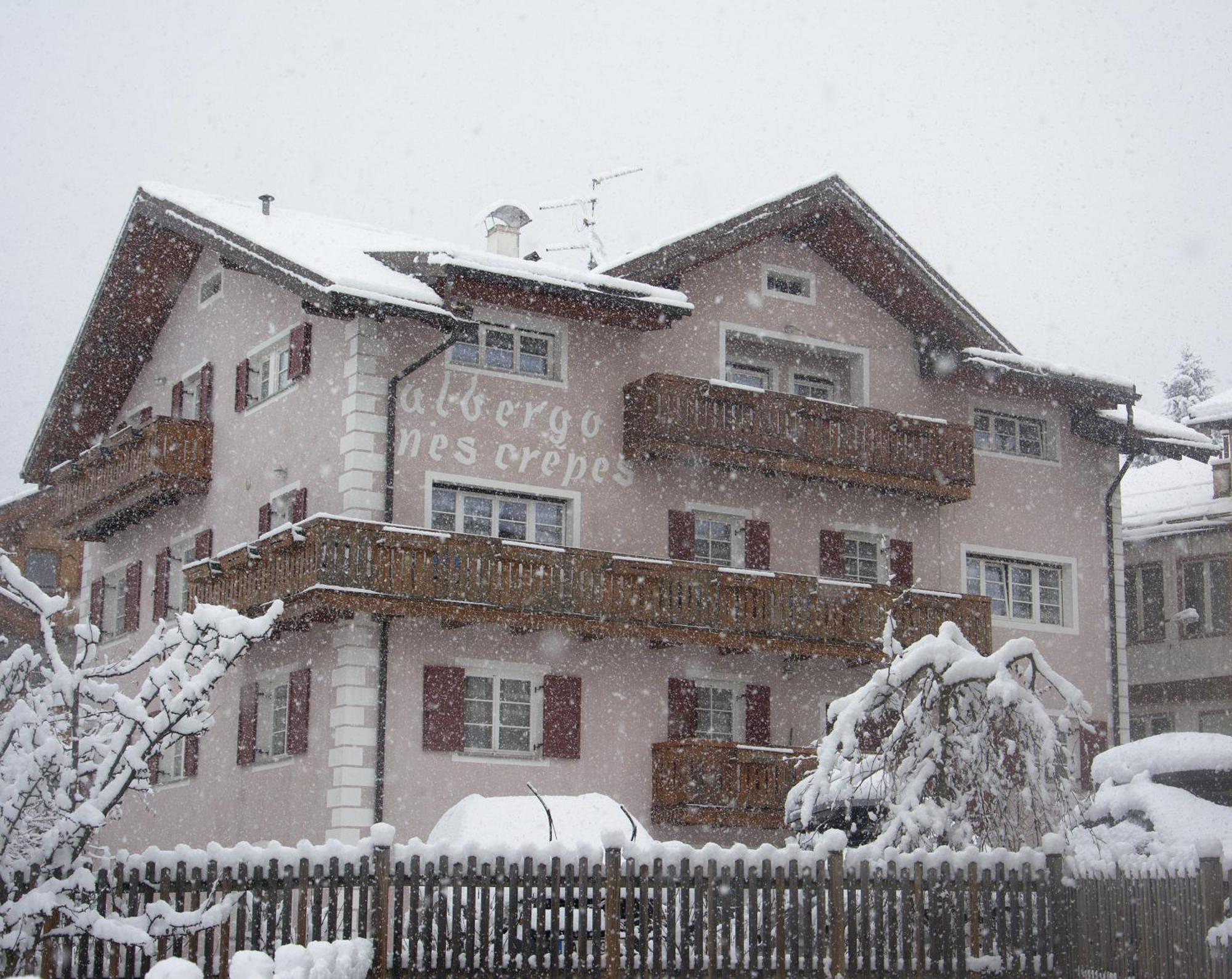 Hotel Nes Crepes Pozza di Fassa Dış mekan fotoğraf