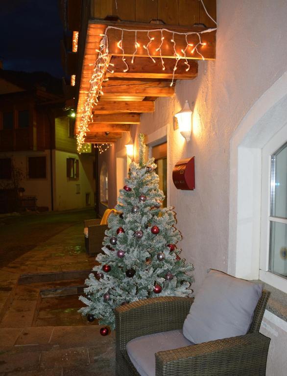 Hotel Nes Crepes Pozza di Fassa Dış mekan fotoğraf