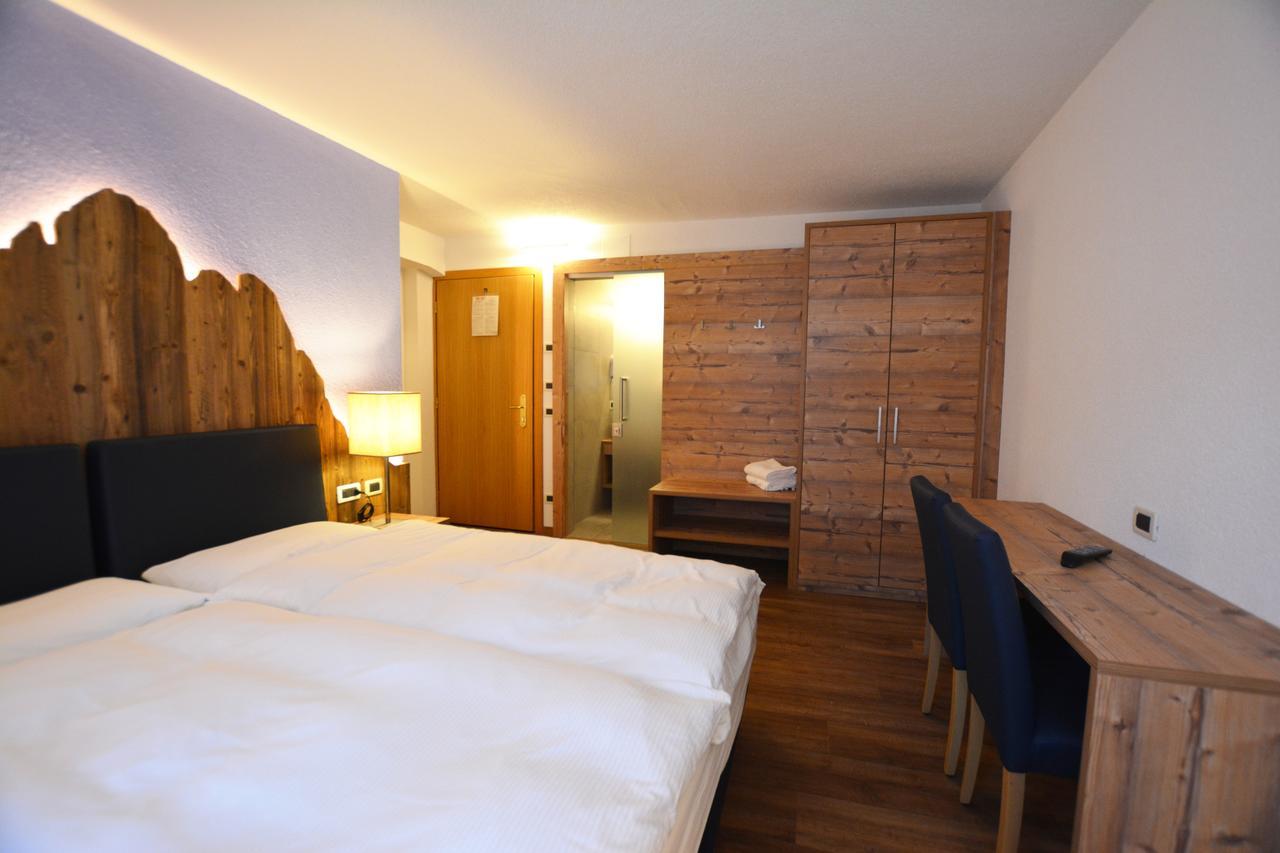 Hotel Nes Crepes Pozza di Fassa Dış mekan fotoğraf