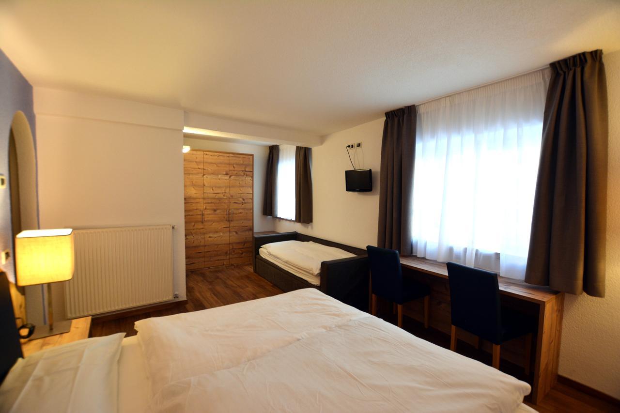 Hotel Nes Crepes Pozza di Fassa Dış mekan fotoğraf