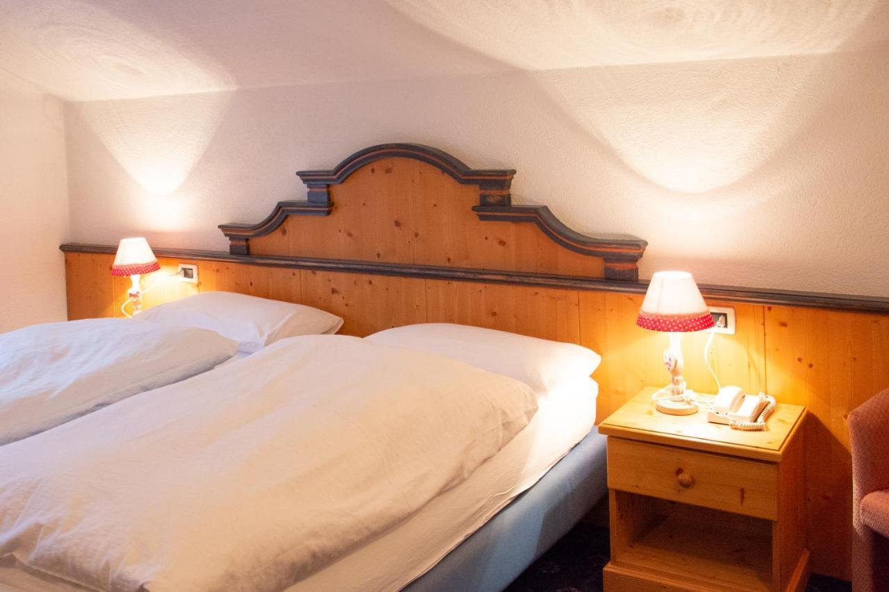 Hotel Nes Crepes Pozza di Fassa Dış mekan fotoğraf