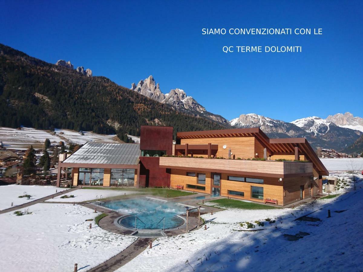 Hotel Nes Crepes Pozza di Fassa Dış mekan fotoğraf